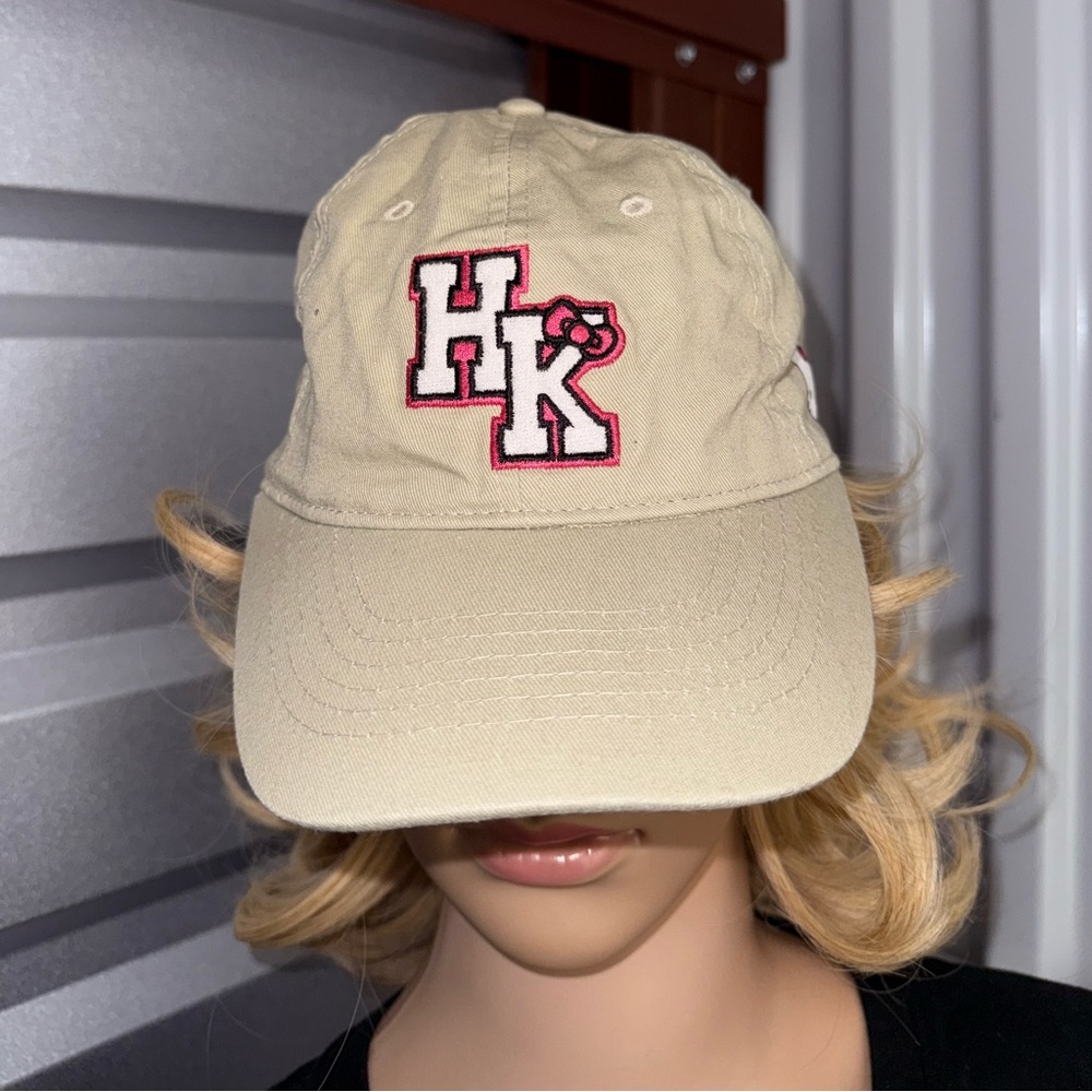 Hello Kitty Varsity Hat - Picture 2 of 3